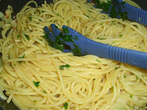 Spaghetti mit Knoblauch Öl Sauce von Nina82