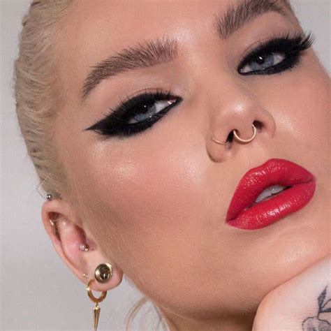 Linda Hallberg Cosmetics On Instagram When In Doubt Turn Into A Smokey Eye And Smokey Eye R