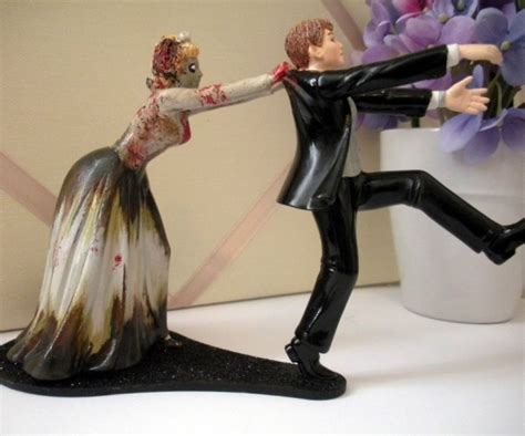 50 Funniest Wedding Cake Toppers Thatll Make You Smile Pictures