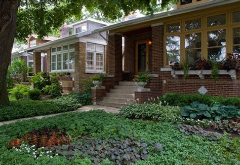 Love A Bungalow Bungalow Landscaping Chicago Bungalow Bungalow Exterior