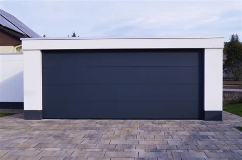 Whether residential or commercial garage doors, as one of the world's leading manufacturers, we are committed to providing the best quality, value, and selection of german engineered and american made products. Doppelgarage mit Abstellraum - Hoffmann Fertiggaragen
