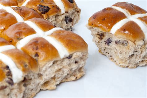 Free Stock Photo 7876 Spicy Easter Hot Cross Buns Freeimageslive