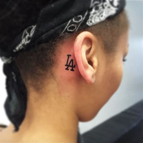 11 Tiny Tattoo Ideas For Behind Your Ear From Celebrity Tattoo Artists Glamour
