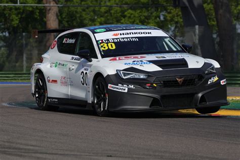 Il Team Nos Racing A Misano Per Il Round 2 Tcr Italy