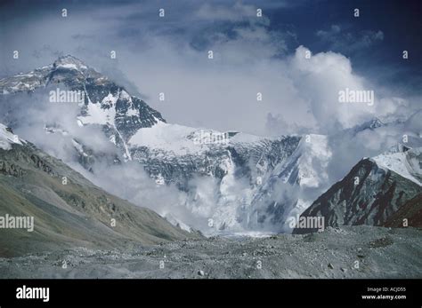 Tibet North Face Mount Everest Hi Res Stock Photography And Images Alamy