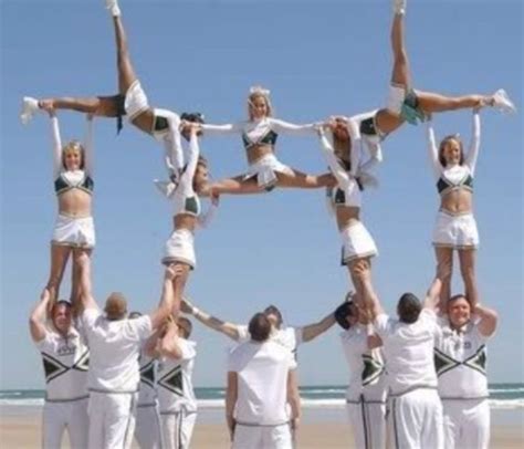 Wow Awesome Cheerleader Lift Cheer Stunts