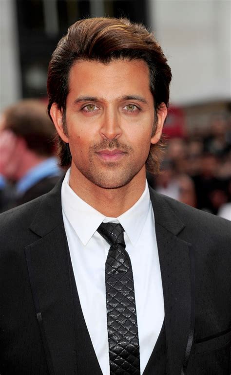 Sie haben zwei gemeinsame söhne, die 2006 und 2008 geboren wurden. Hrithik Roshan HD Wallpapers