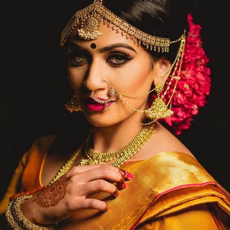 Here we have rolled out 31 trending bridal hairstyles for weddings for you to peruse, from low buns to tousled waves. 32 Magnificent South Indian Bridal Hairstyles - ShaadiWish