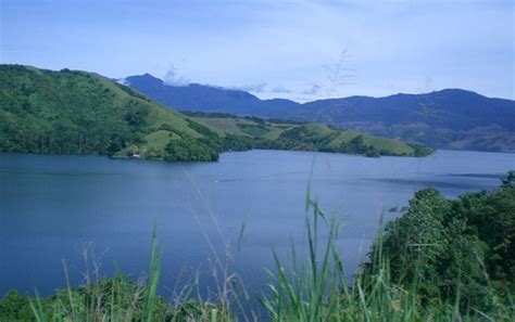 Contoh danau di negara kita sebagai penghasil ikan air tawar antara lain danau poso dan danau tempe di sulawesi. Air Danau Sentani di Papua Surut, Benda Purbakala ...