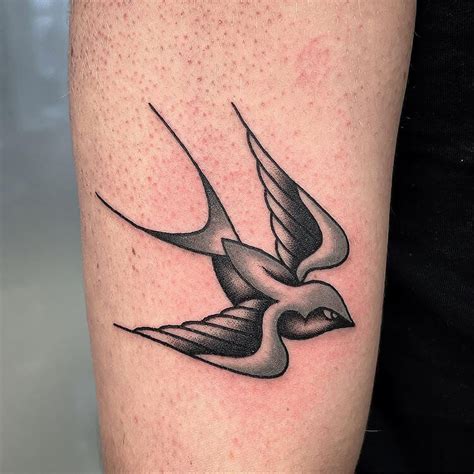 20 Swallow Bird Tattoo Design Ideas For Women Moms Got The Stuff