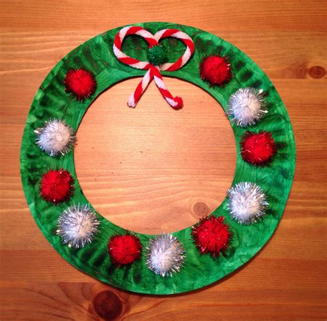 24 Christmas T Ideas Preschool Christmas Crafts Christmas Wreath