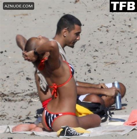 Willow Smith Sexy Seen Showcasing Her Hot Bikini Body At The Beach In Malibu Aznude