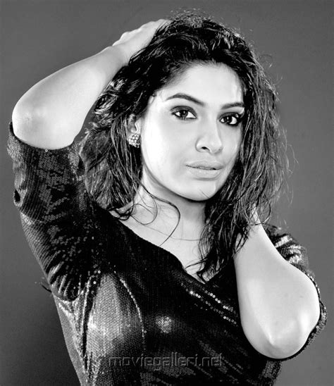 Archana Kavi Hot Photo Shoot Stills ~ Cinindya