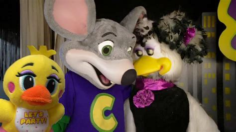 Chuck E Cheese Chica And Helen Henny Youtube