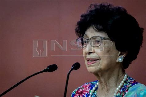 Siti nurhidayah mohd omar is on facebook. Dr Siti Hasmah receives Tokoh Srikandi Negara award | New ...