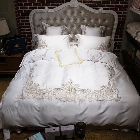 Luxury Embroidered Silk Linens 46pcs Bedding Set King Size Bed White