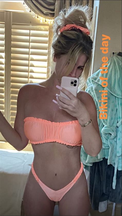 Kim Zolciaks Daughter Ariana Twerks In Tiny Thong After Reality Star Mother Shows Off