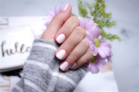 Το french perfect milk είναι μια κλασική, ημιδιάφανη, ζεστή ροζ νότα. Neonail Perfect Milk / Schone Nagel Mit Uv Nagellack So ...