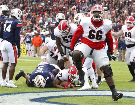 No 10 Auburn Smothers No 2 Georgia In 40 17 Victory
