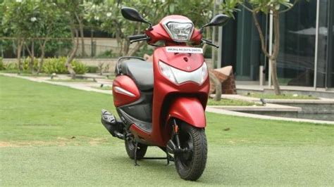 The pleasure scooty price in india at autoportal is inr 48019 for drum brake alloy wheel while that of drum brake sheet metal wheel is inr 46104. 2019 Hero Pleasure Plus 110 first ride review - Overdrive