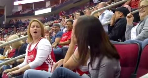 His Girl Friend Slapped Him When He Kissed Her On Kiss Cam Now Watch The Girl To His Left