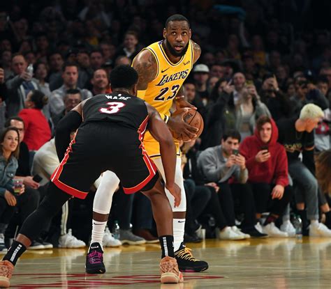 Watch Lebron James Dwyane Wade Duel In Final Matchup Lakers Outsiders