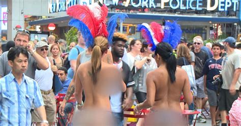Nyc Mayor Vows To Crack Down On Times Square Topless Women Cbs News