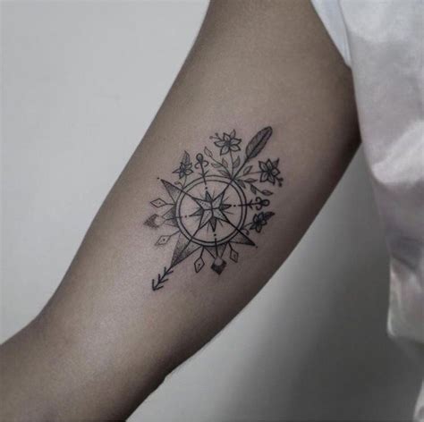 Compass Ink Kleine Tattoo Ideen Pfeil Tattoo Tattoo Ideen