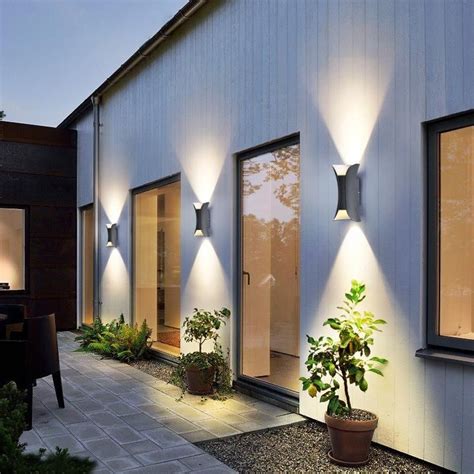 Aluminum And Tempered Glass Curved Outdoor Lighting Garden Wall Light