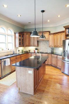 Light oak kitchen cabinets wall color. 5 Top Wall Colors For Kitchens With Oak Cabinets | kitchen ...
