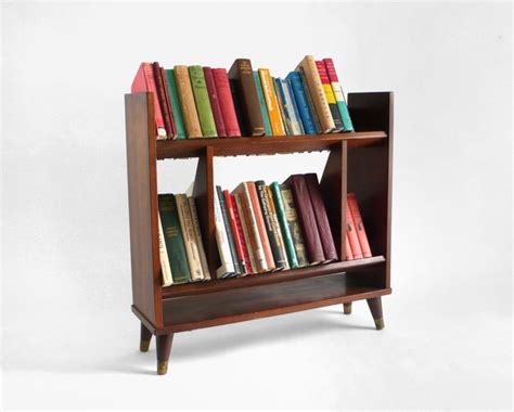 How To Artfully Arrange A Book Shelf Amys Art Table