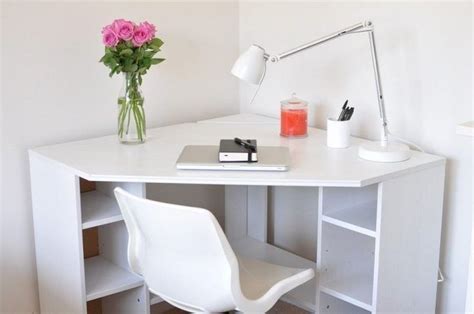 Stunning Small White Corner Desk Tixelwr In 2020 Small Corner Desk