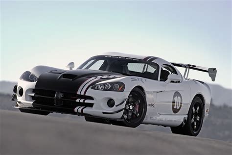 Dodge Targets Enthusiasts With Race Ready 2010 Viper Srt10 Acr X