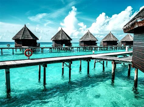 Angaga is a wondrous island located in the middle of ari atoll. "Außenansicht" Angaga Island Resort (Vilamendhoo ...