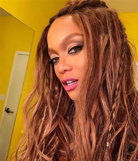 Tyra Banks Unbelievable Physique Wows Fans As She Poses In Tiny Shorts