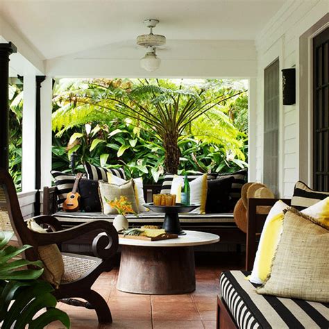If you're wondering how she likes to keep her house, think tidy and uncluttered. Tropical Traditional Home | Traditional Home