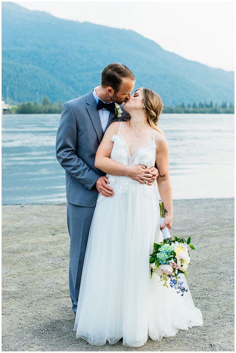 Alaska Adventure Wedding Photos Bride And Groom Alaska Destinati