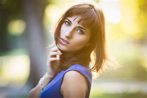 Using Natural Light To Create Compelling Portraits