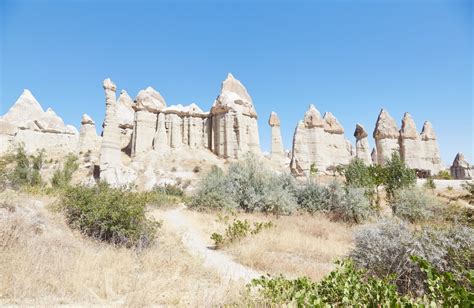 Hiking Cappadocia Göreme Love Valley Uchisar Castle Pigeon