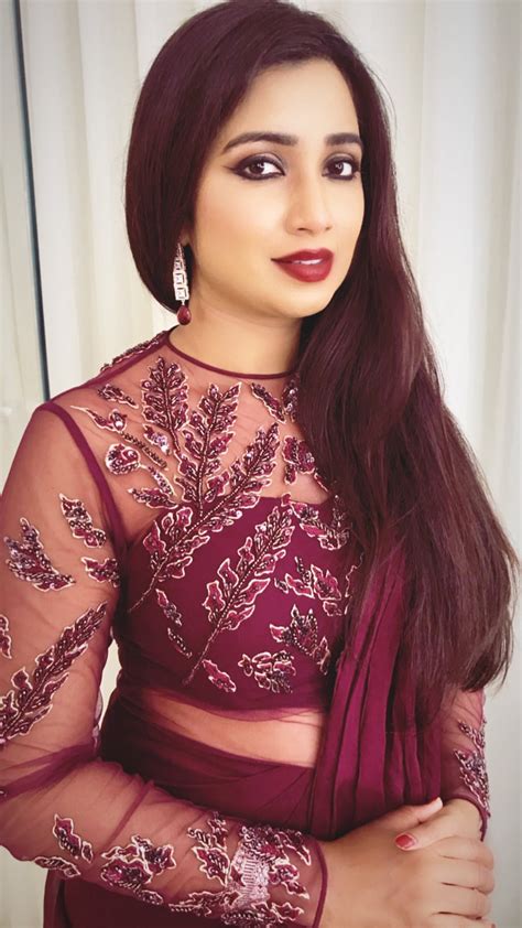 Shreya Ghoshals Latest Saree Attire Is A Work Of Outstanding Artistry