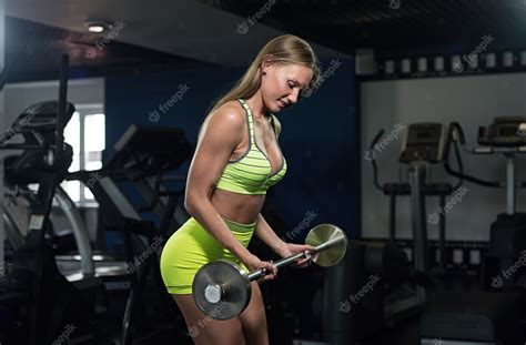 Premium Photo Beautiful Sexy Athletic Muscular Young Girl Fitness