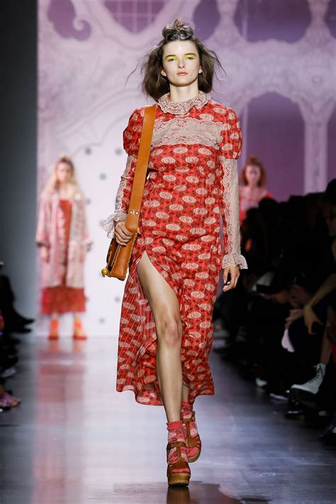 The lack of a runway isolating at her beautifully appointed apartment, sui brainstormed every possible way to make her. Anna Sui Spring Summer 2020 Fashion Show | Fashion News ...