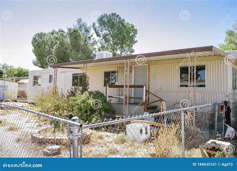 Old Mobile Home With A Lot Of Junk In The Yard Hoarder Real Estate