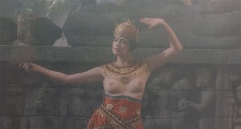 Голая Сильвия Кристель в Mata Hari