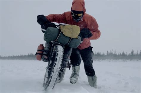 The Frozen Road Van Ben Page Een Ijskoud Avontuur Op De Fiets Video