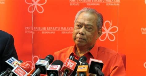 Penduduk singapura bersetuju untuk menyertai malaysia. HANGIT!! Mesyuarat MPT Bersatu Malam Ini - Tun Mahathir ...