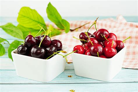 369 Red Light Cherry Photos Pictures And Background Images For Free