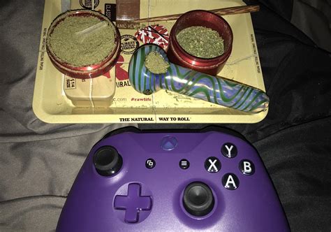 Kief Bowl Before Some Xbox Weed