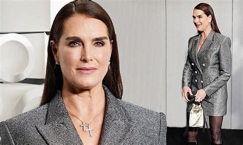 Brooke Shields 54 Shows Off Her Stunning Figure In Chic Blazer And