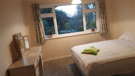 Roommates & rooms for rent in popular locations. Large double room to rent in Oakwood ( piccadilly line ...